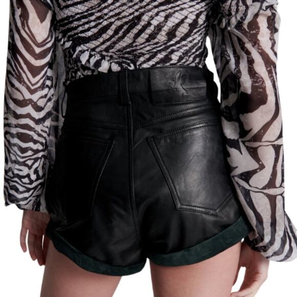 AGOLDE Recycled Leather Angled Hem Short 1.0 NWT Size 26 - Picture 2 of 2